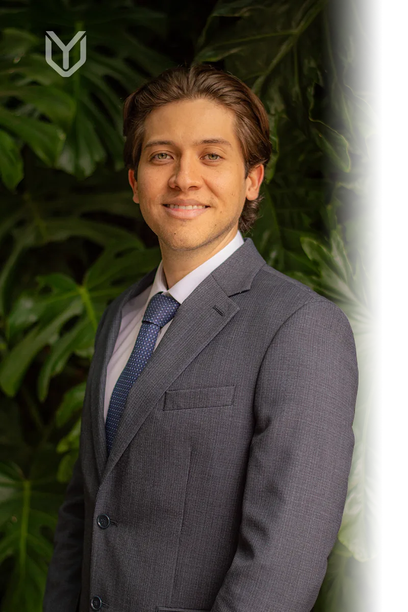 Juan Posada, abogado en Uribe Yáñez. Experto en protección de datos personales, derecho del consumidor y propiedad intelectual.